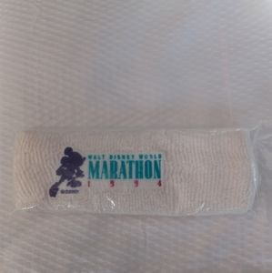 VINTAGE NEW IN PACKAGE "WALT DISNEY WORLD MARATHON 1994"  TERRY CLOTH SWEATBAND